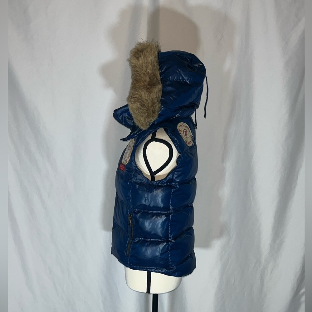 Victoria Secret Grand Escape Lodge Puffer Vest Faux Fur Hood - Picture 3 of 10